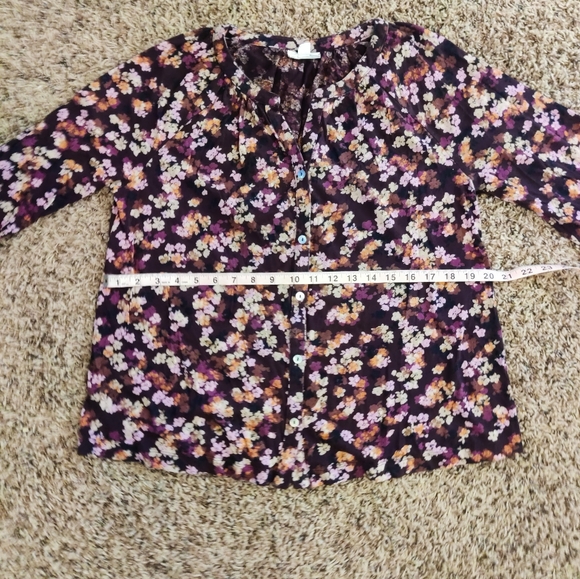 Floral button down top - Picture 9 of 9